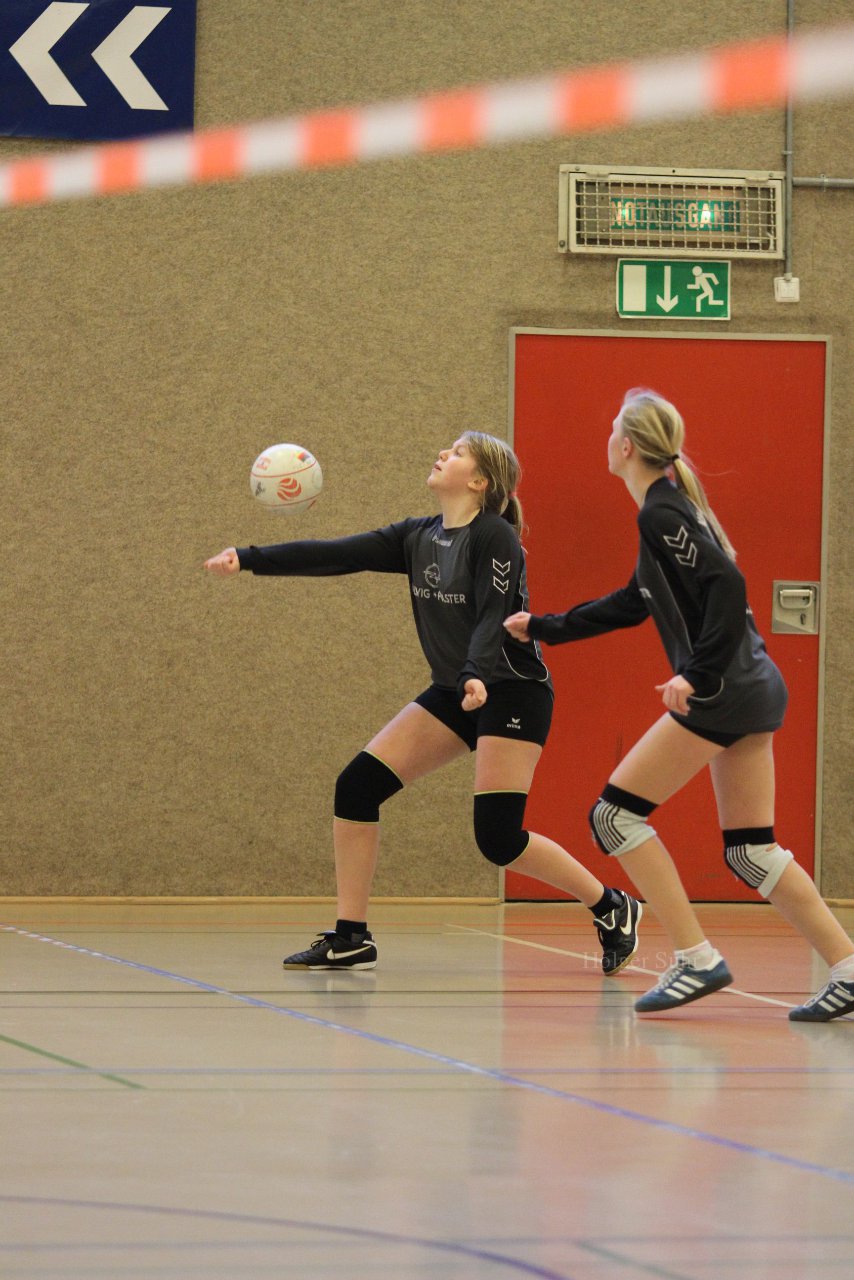 Bild 92 - U18w 4.Tag am 18.2.12